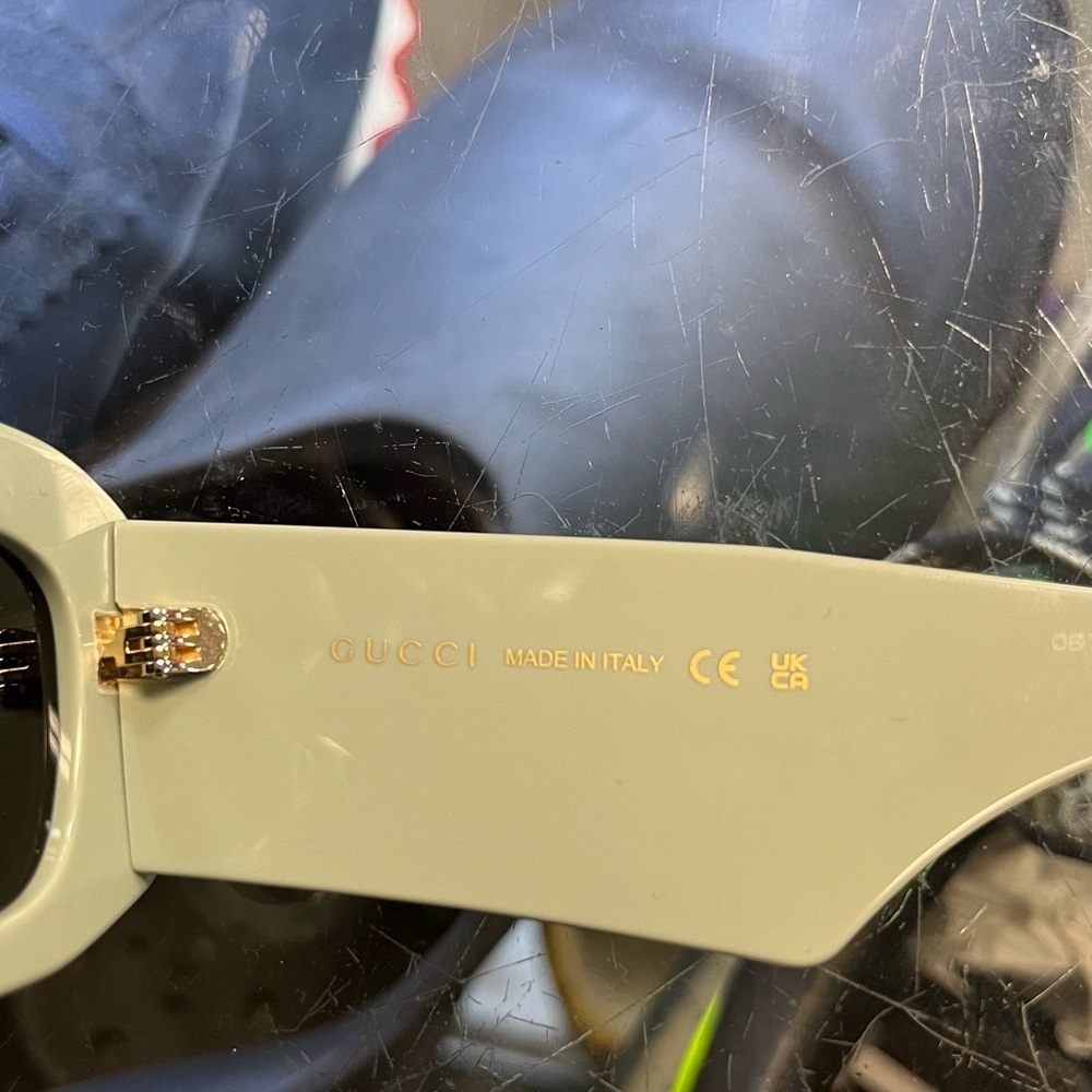 Grey Gucci Rectangular Sunglasses - Picture 5 of 7
